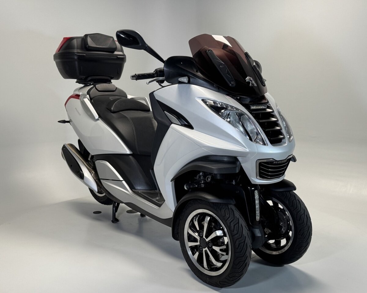 PEUGEOT Metropolis 400