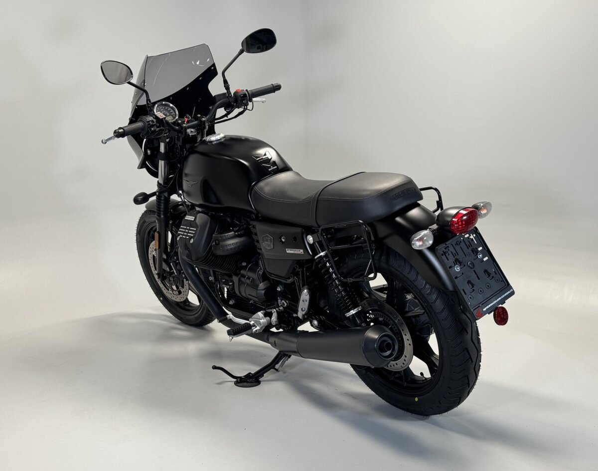 Moto Guzzi V7 III Stone