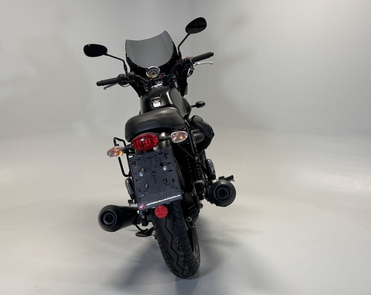 Moto Guzzi V7 III Stone