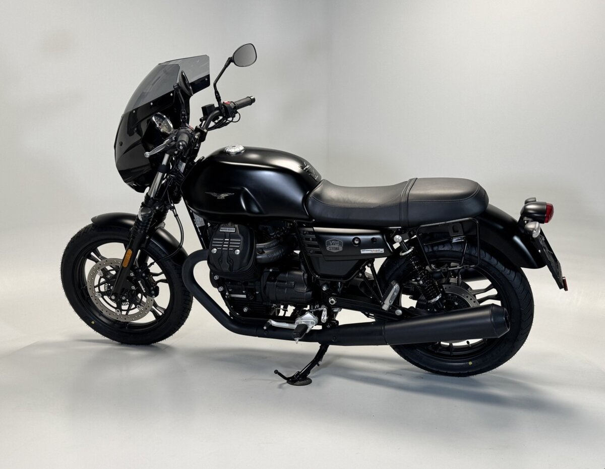 Moto Guzzi V7 III Stone