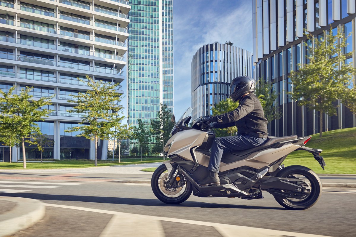 Honda Forza 750