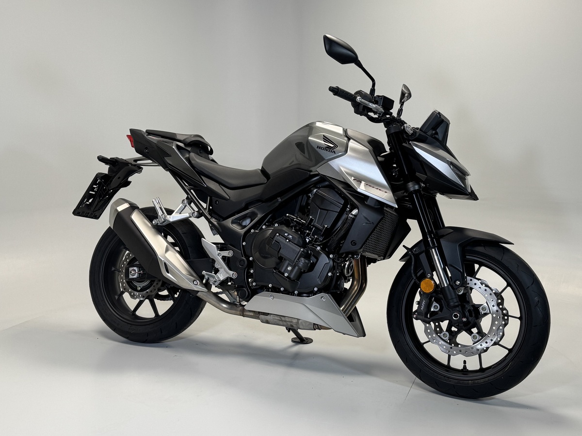 Honda CB750 Hornet mit E-Clutch