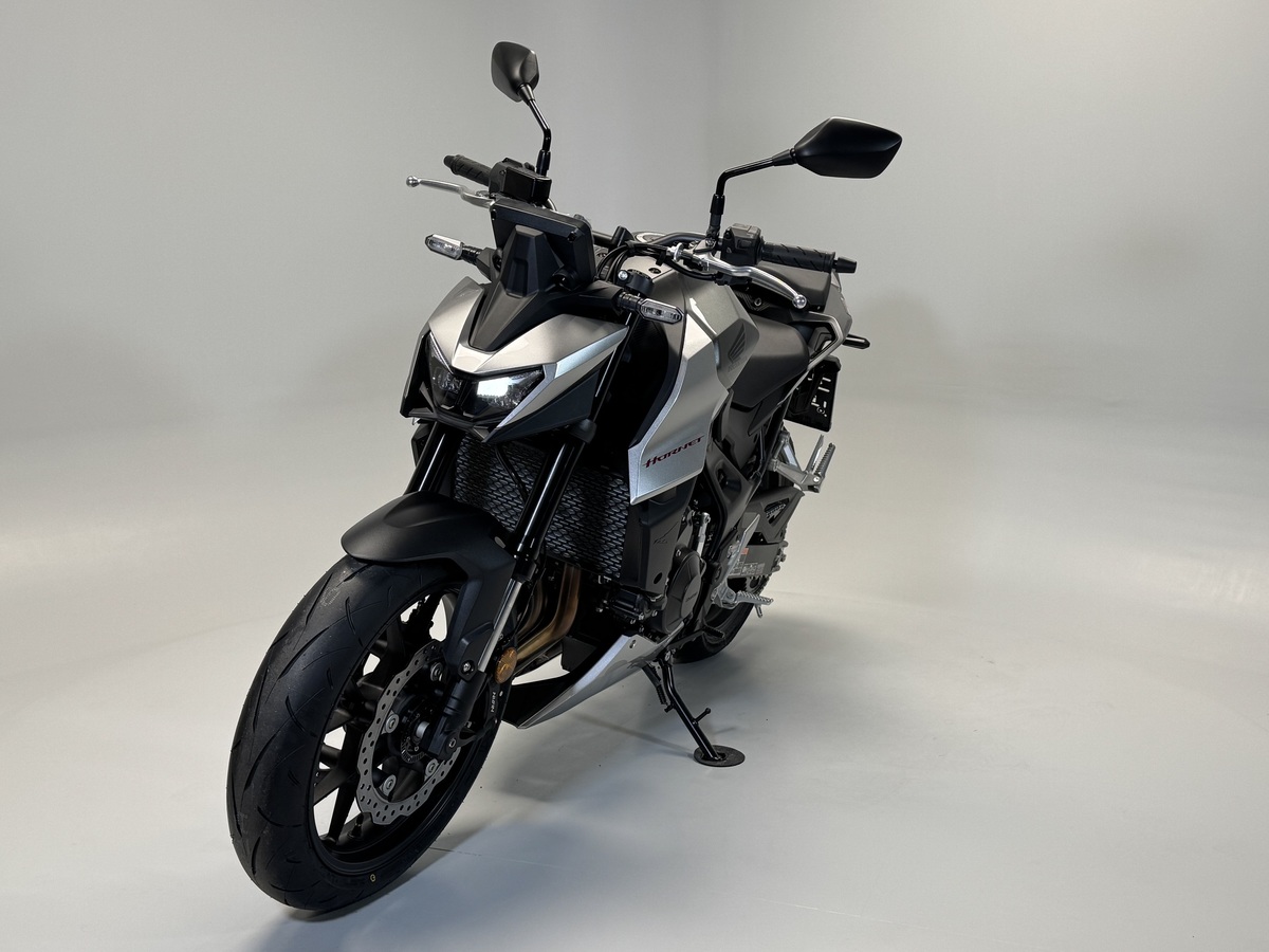 Honda CB750 Hornet mit E-Clutch