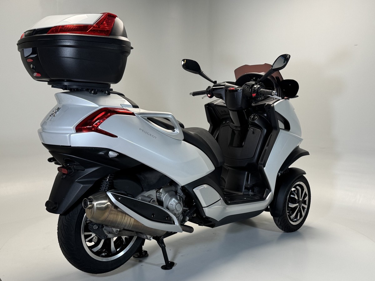 PEUGEOT Metropolis 400