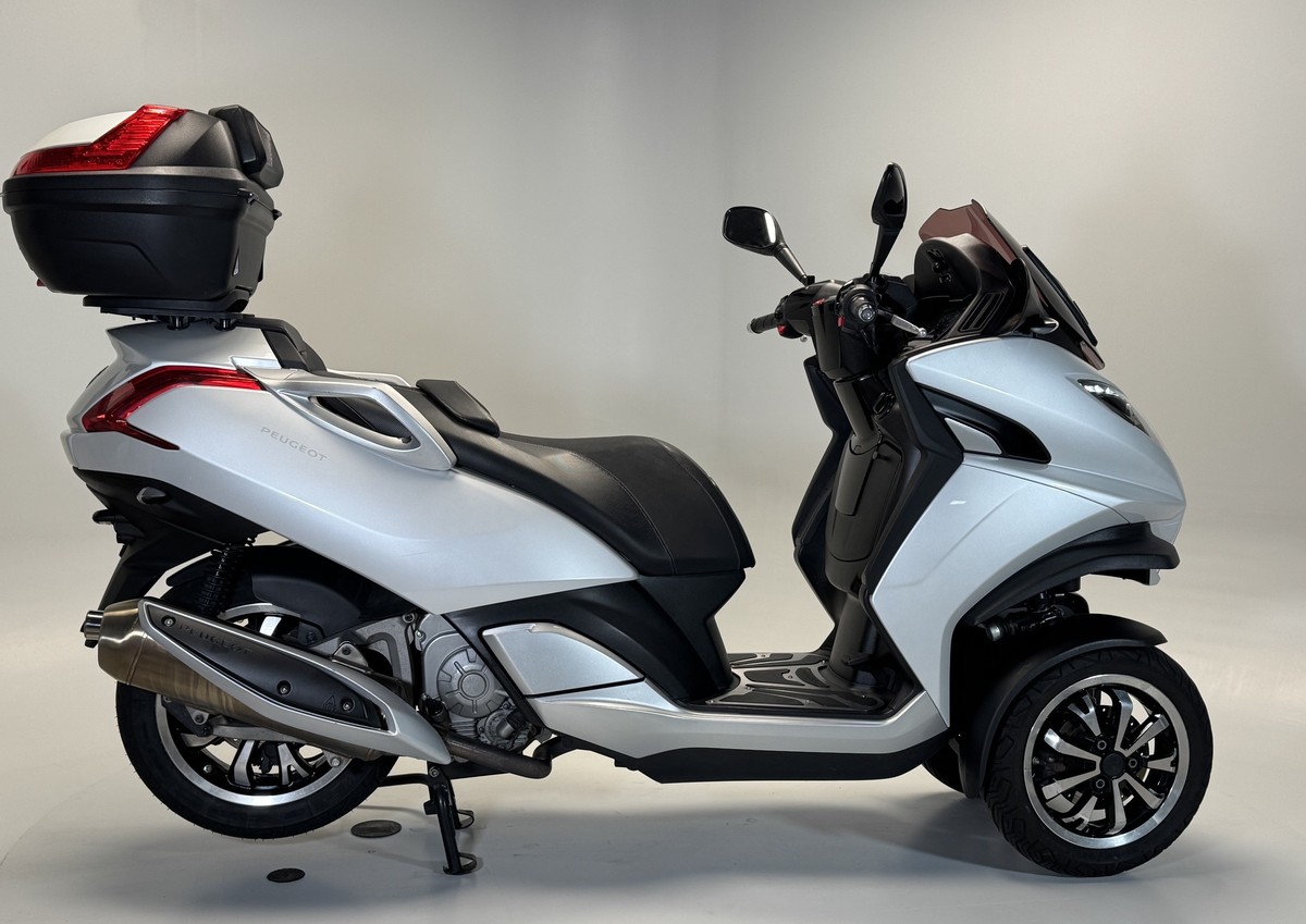 PEUGEOT Metropolis 400