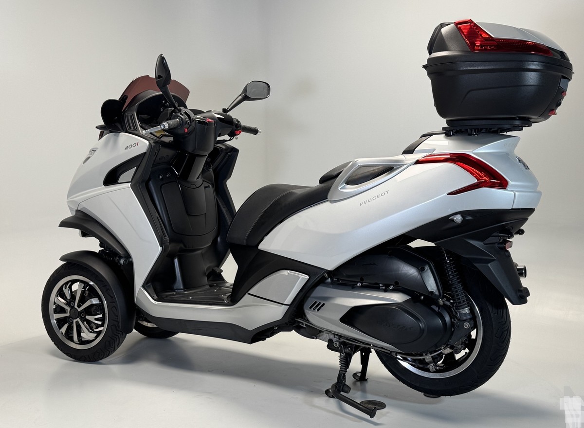 PEUGEOT Metropolis 400
