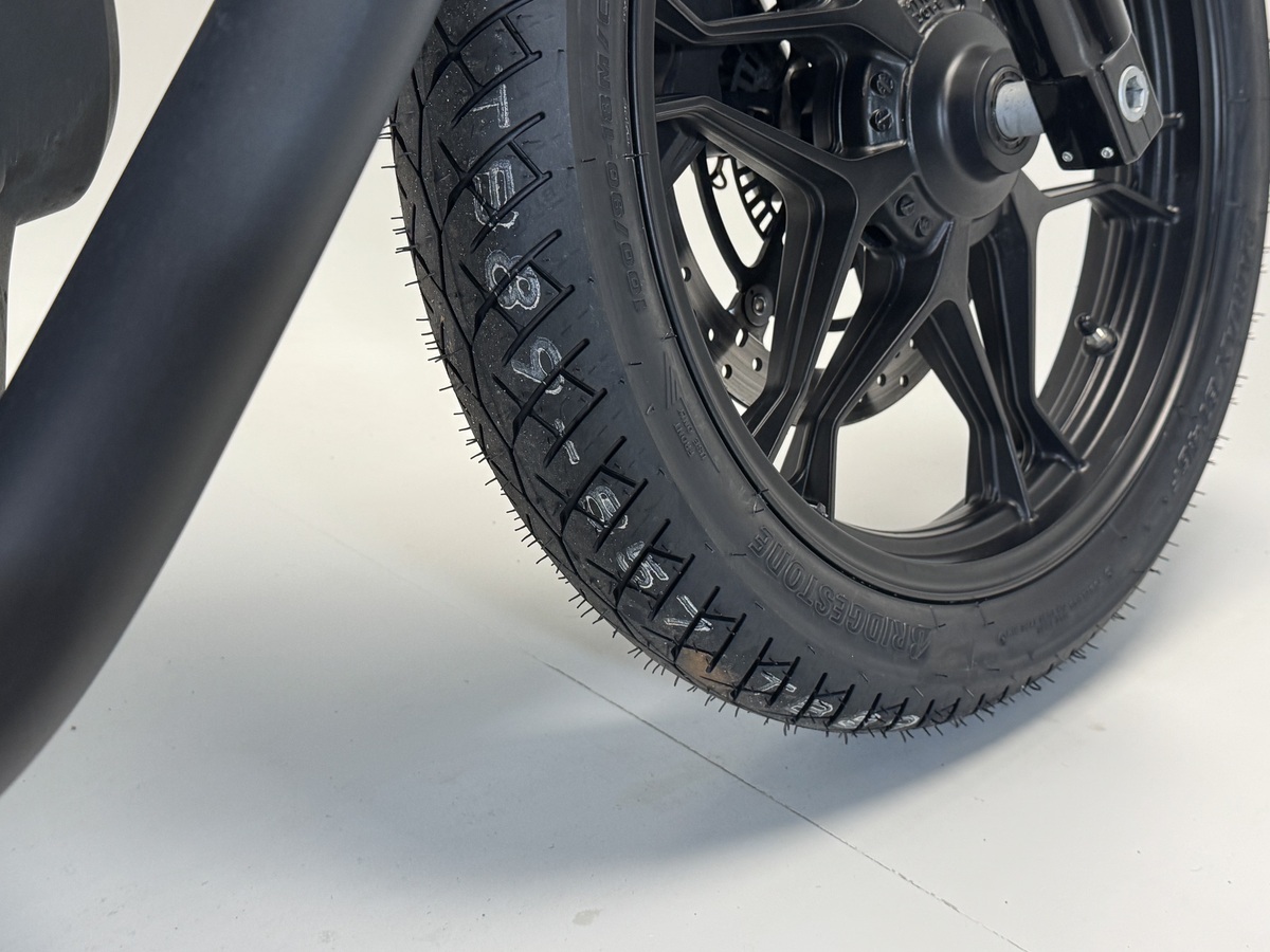 Moto Guzzi V7 III Stone