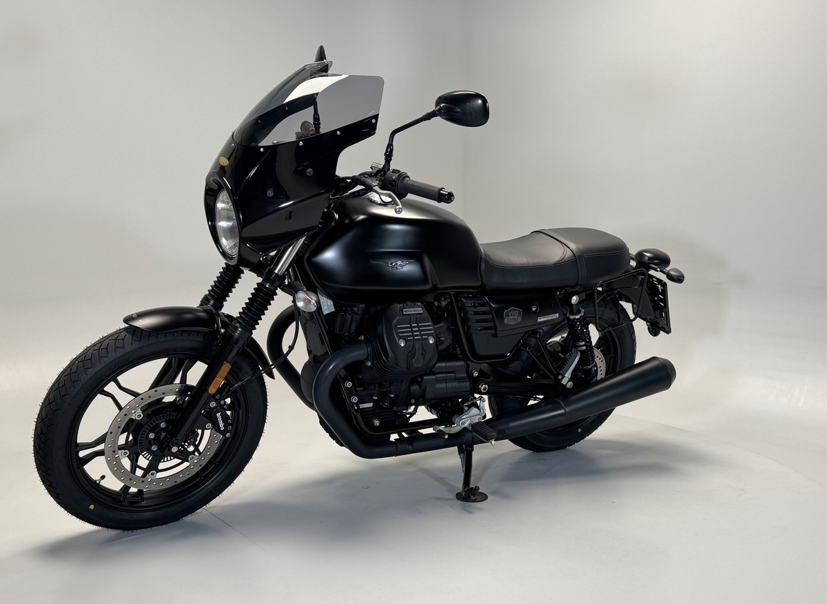 Moto Guzzi V7 III Stone