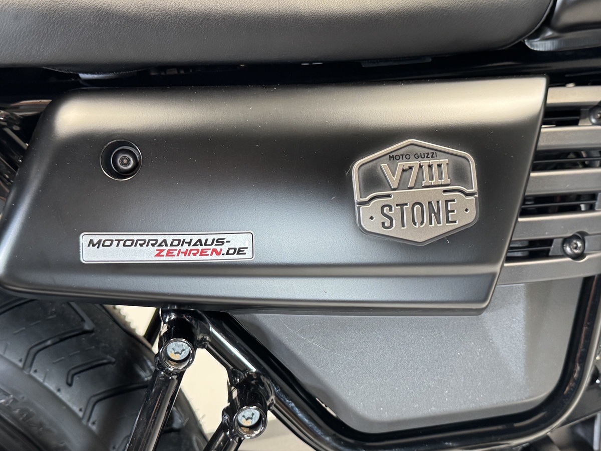 Moto Guzzi V7 III Stone