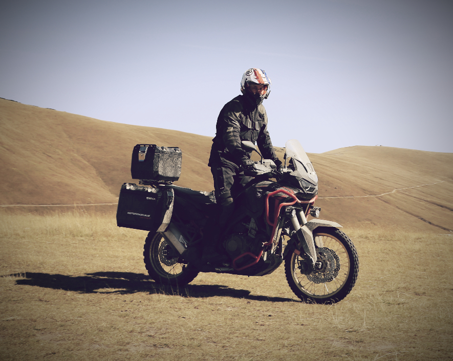 Honda Motorrad in der Wüste